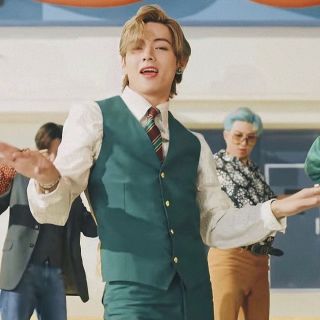 GUCCI - 【全国完売】BTS dynamite PV テテ着 GUCCI ベスト 46の通販