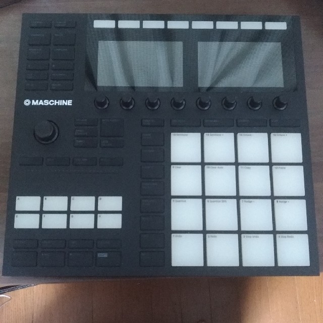 MASCHINE MK3（トランスファーID有り） ＋おまけ付き MASCHINE MK3