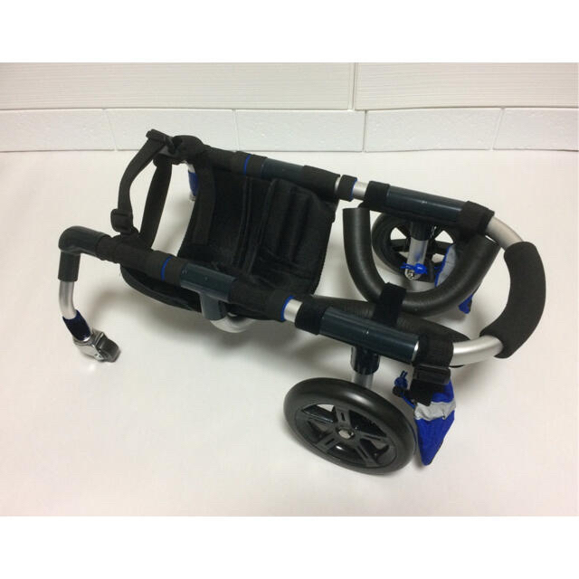 ○ミニチュアダックス○犬の車椅子 節約 小型犬用4輪車いす ～8kg位