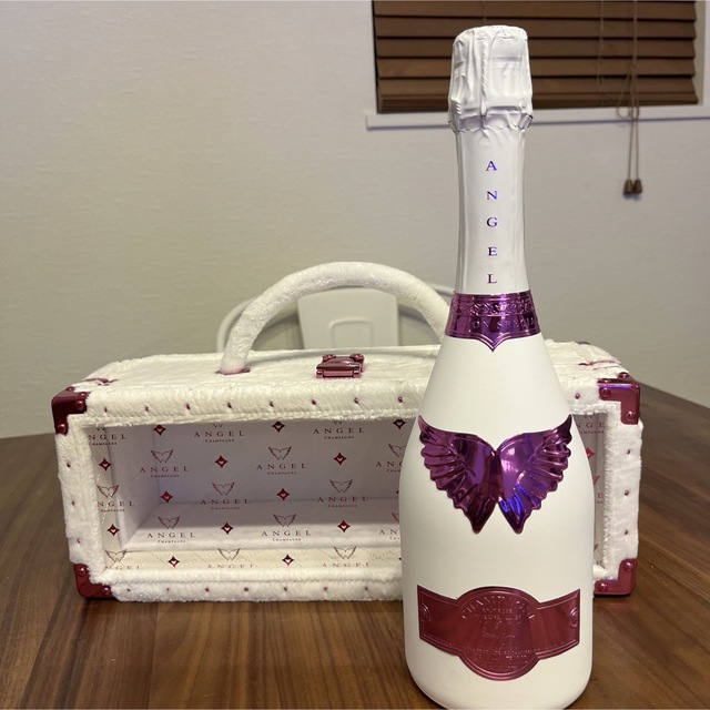 エンジェル ブリュット ロゼ バレンタインデー エディション ケース
