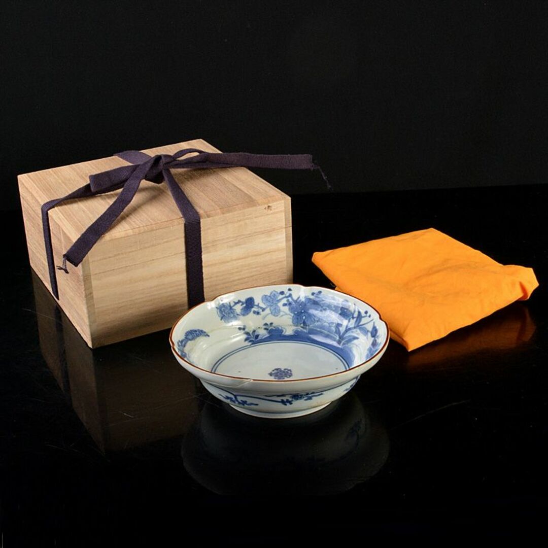 蔵から謎の図柄と謎の文字が描かれたぐい呑み？が出てきました。茶道具