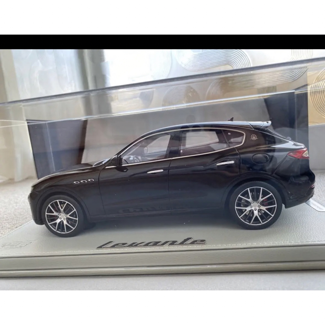 箱付き美品】200台限定 マセラティ レヴァンテ 1／18 フィギュア 箱