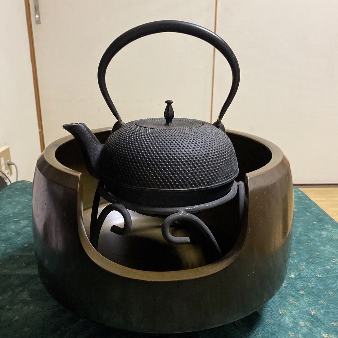 鉄火鉢 古民具 鉄瓶 五徳 火箸 鉄器 鉄風炉 （702）