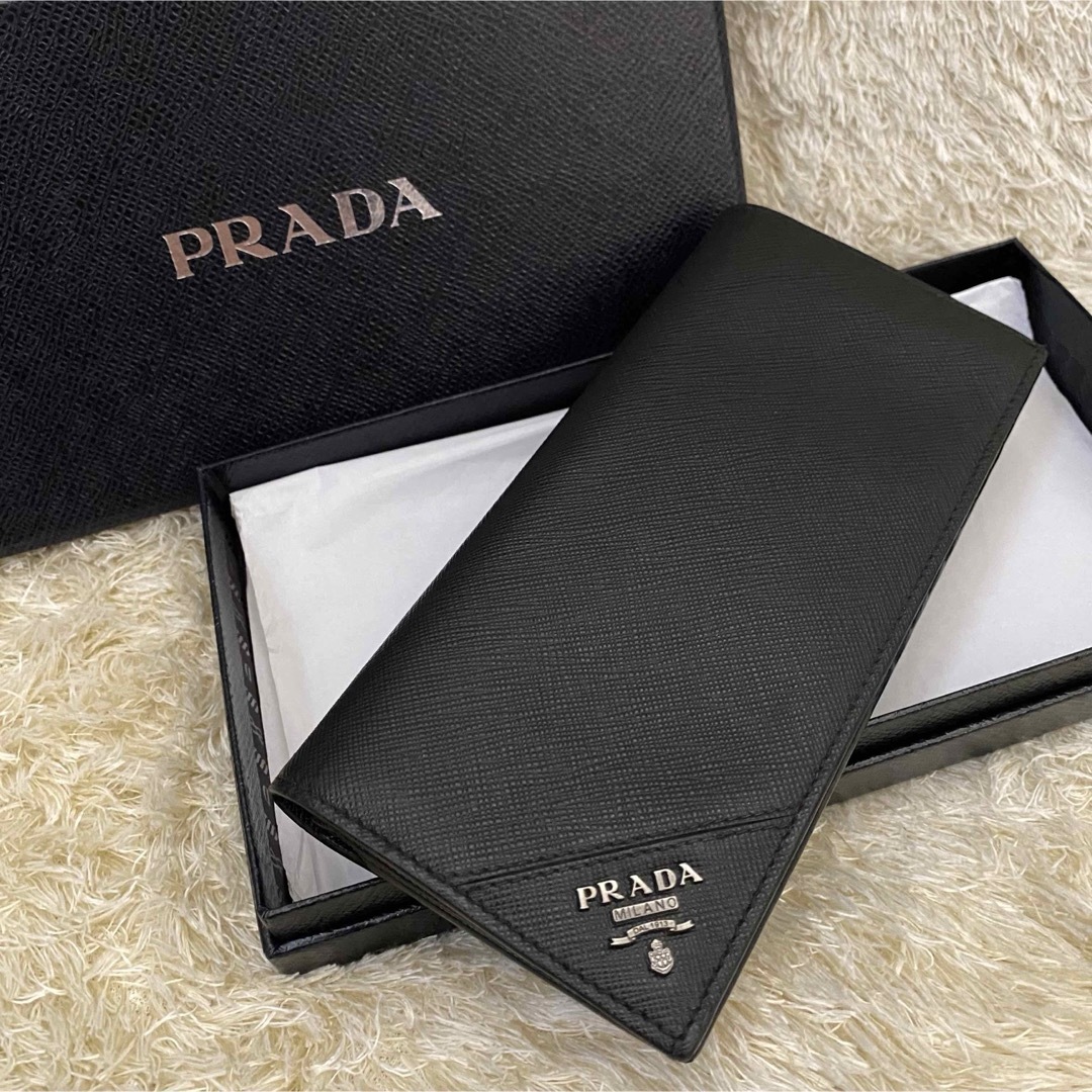 極美品✨新型RFID搭載 PRADA サフィアーノ 二つ折り 財布 ブラック 黒