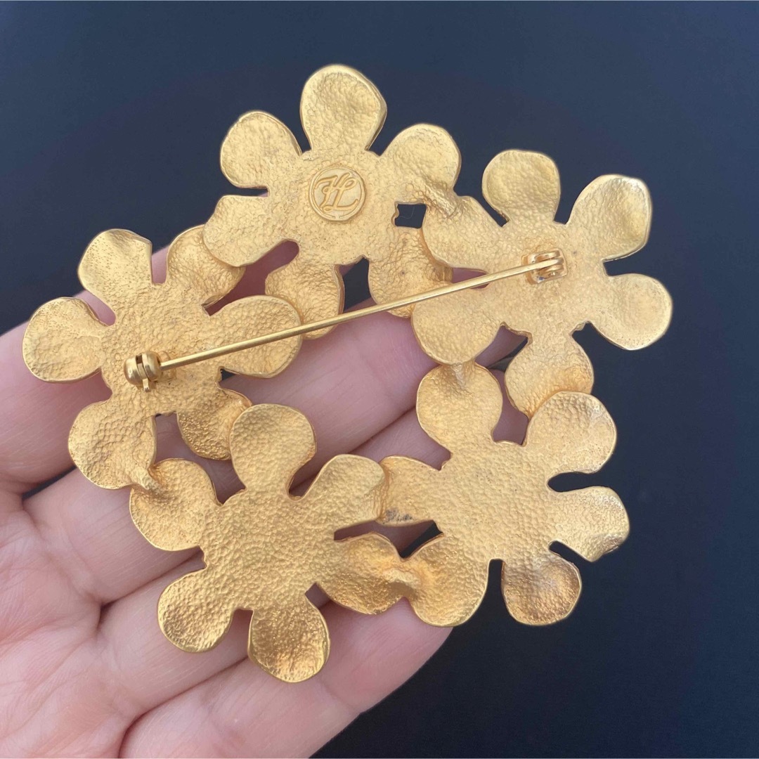 希少Karl Lagerfeld(カールラ ガーフェルド)ブローチ 【公式通販】