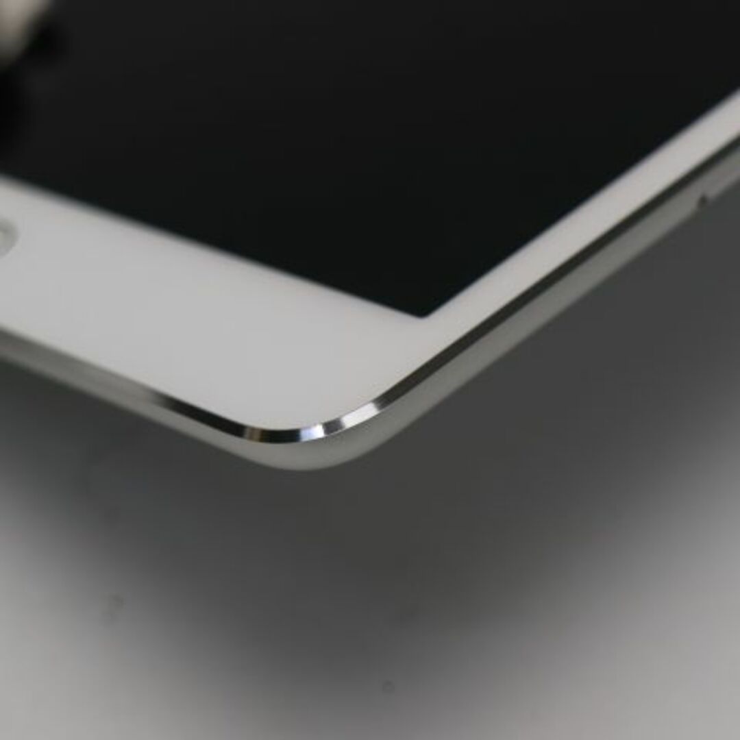 新品同様 SIMフリー iPad mini 4 64GB シルバー