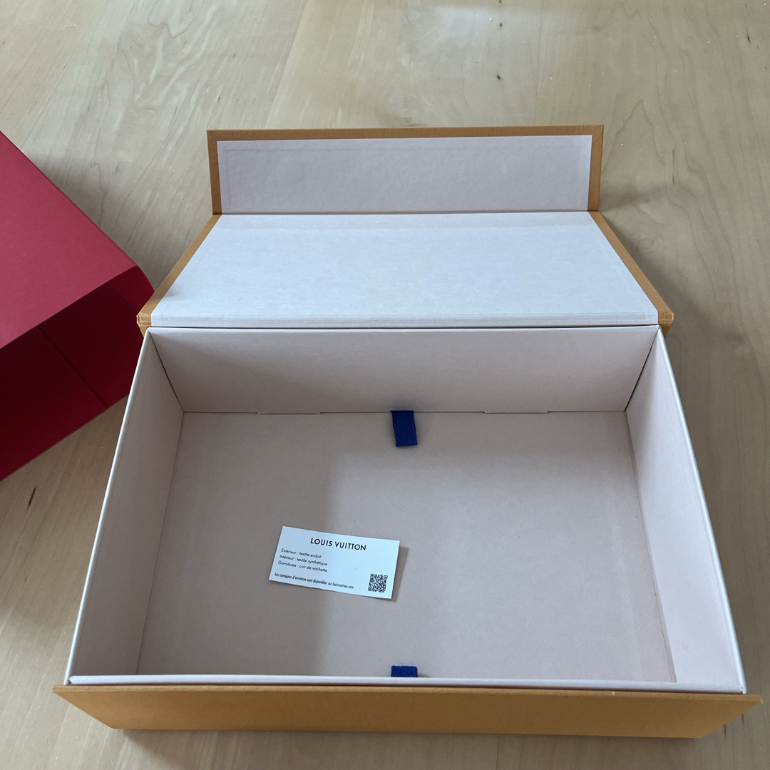 LOUIS VUITTON - ルイヴィトン 空き箱＆リボン 限定赤パッケージの通販