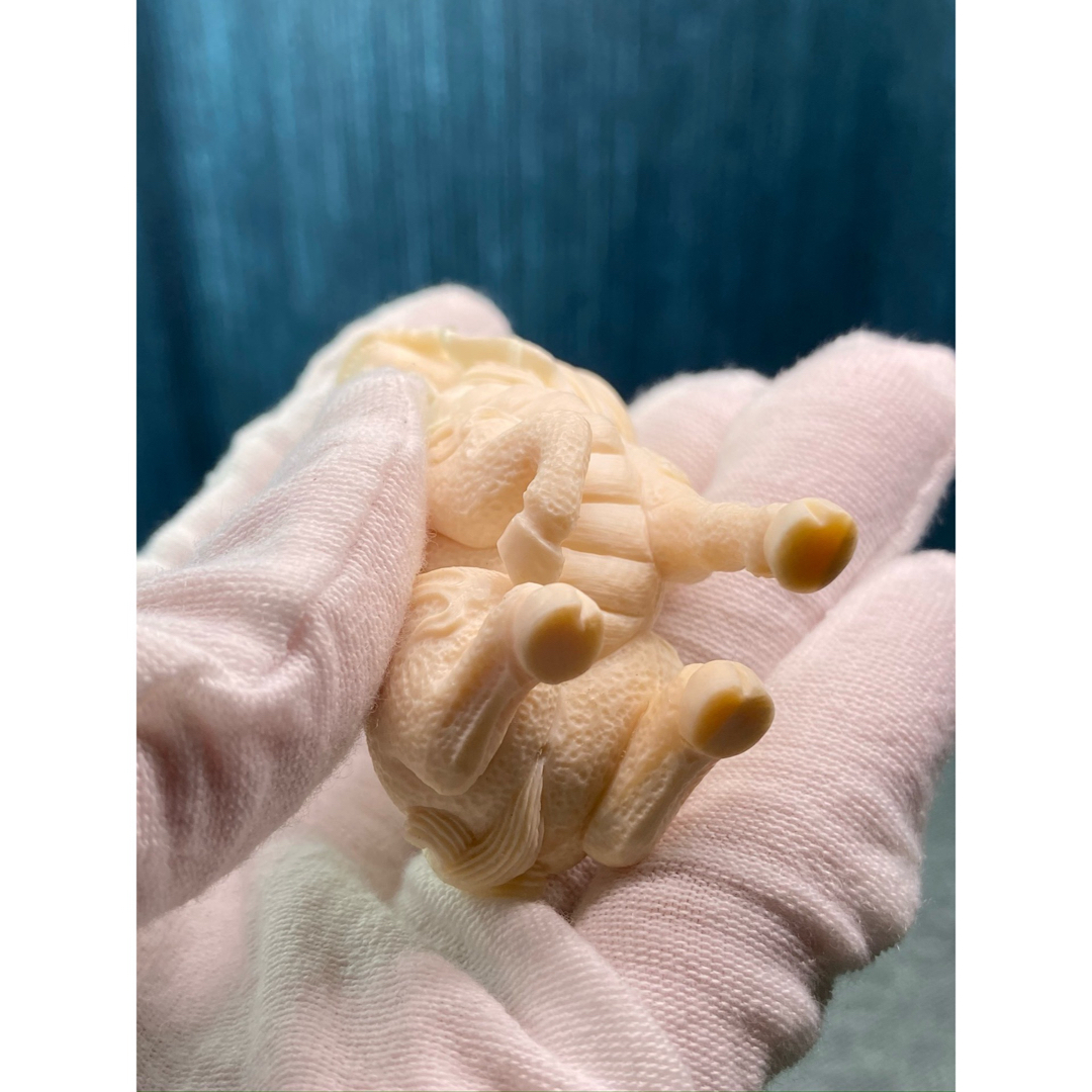 天然マンモス牙美しい手作り弥勒仏 置物 天然マンモス牙美しい手作り
