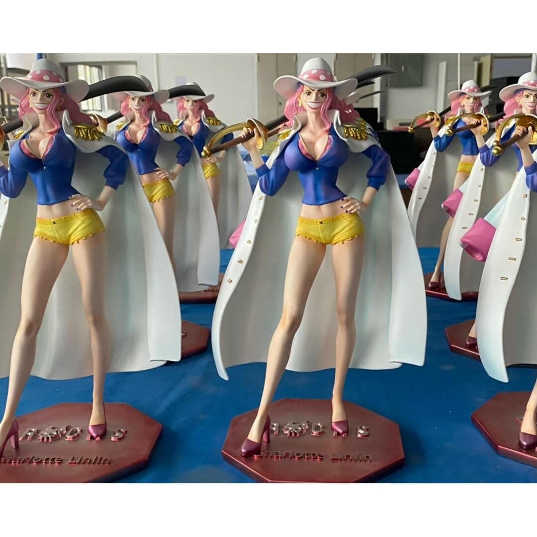 ワンピース 神の騎士団 軍子宮 シャムロック聖 フィギュア ガレージ