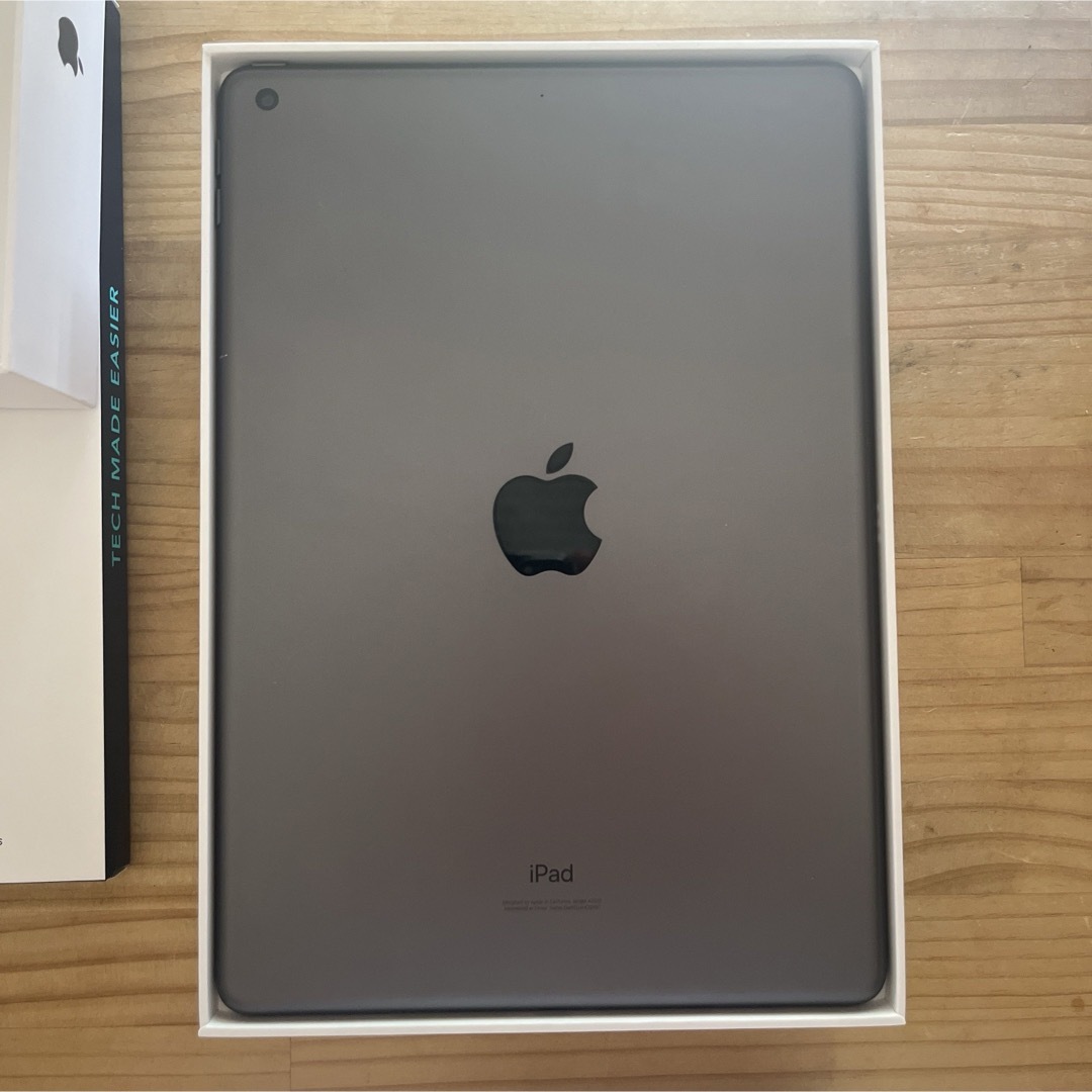 iPad 第8世代 32GB グレー 新品ケース付き Apple Wi-Fiモデル