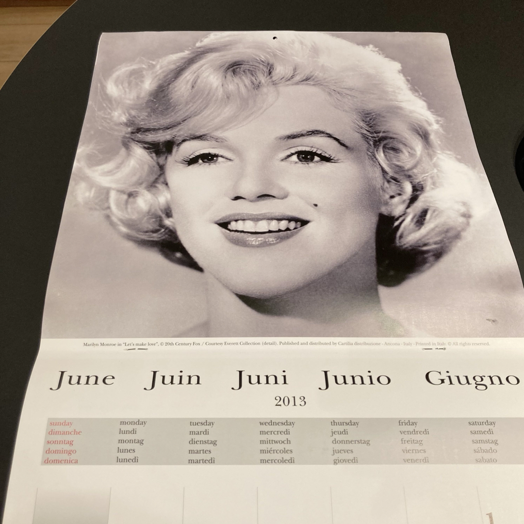 激レア・早い者勝ち》2013年版 マリリンモンローカレンダー 写真集の