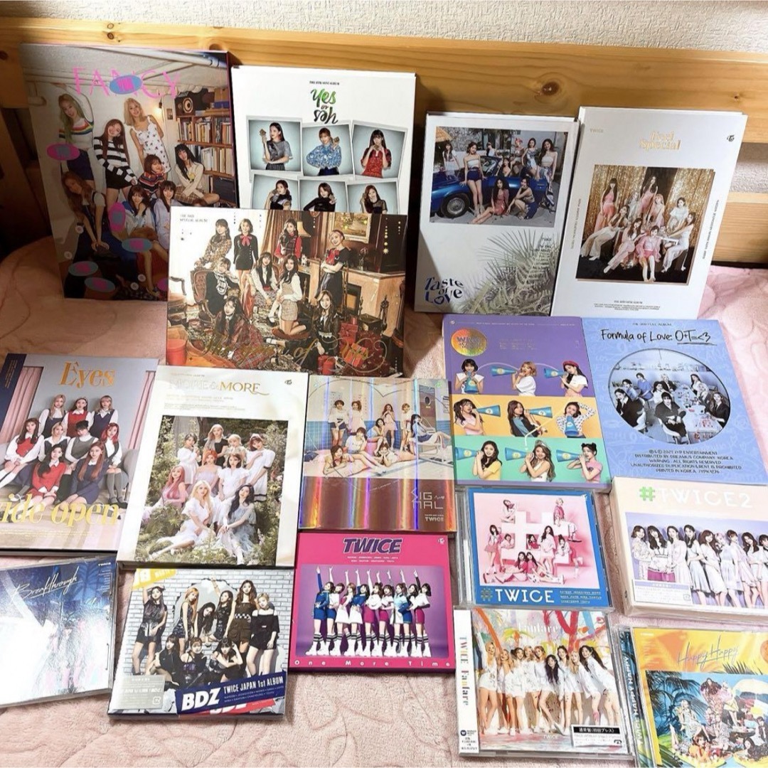 半額以下‼️ TWICE まとめ売り アルバム、ペンライト、うちわ等