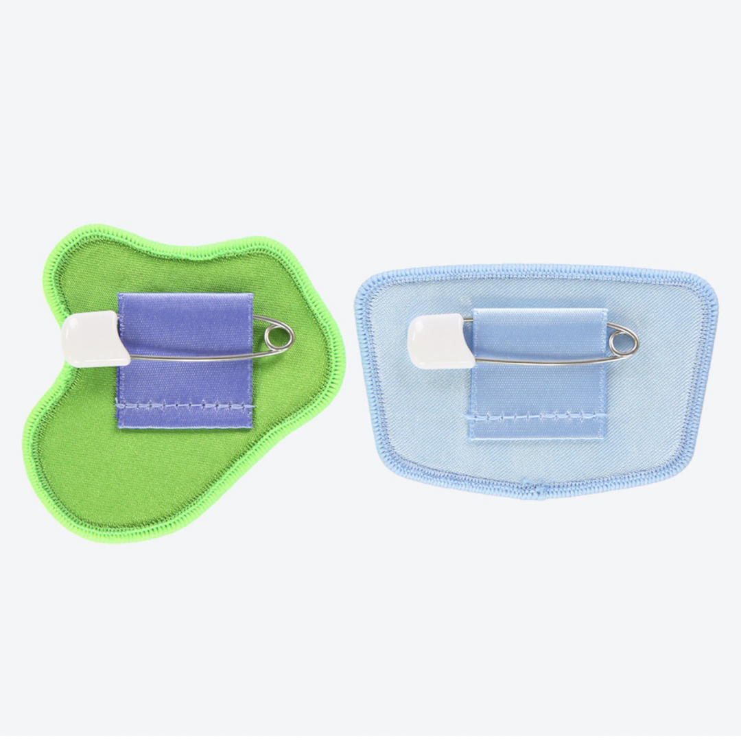 Disney - バズ・ライトイヤーのアストロブラスター ワッペンバッジ 2点