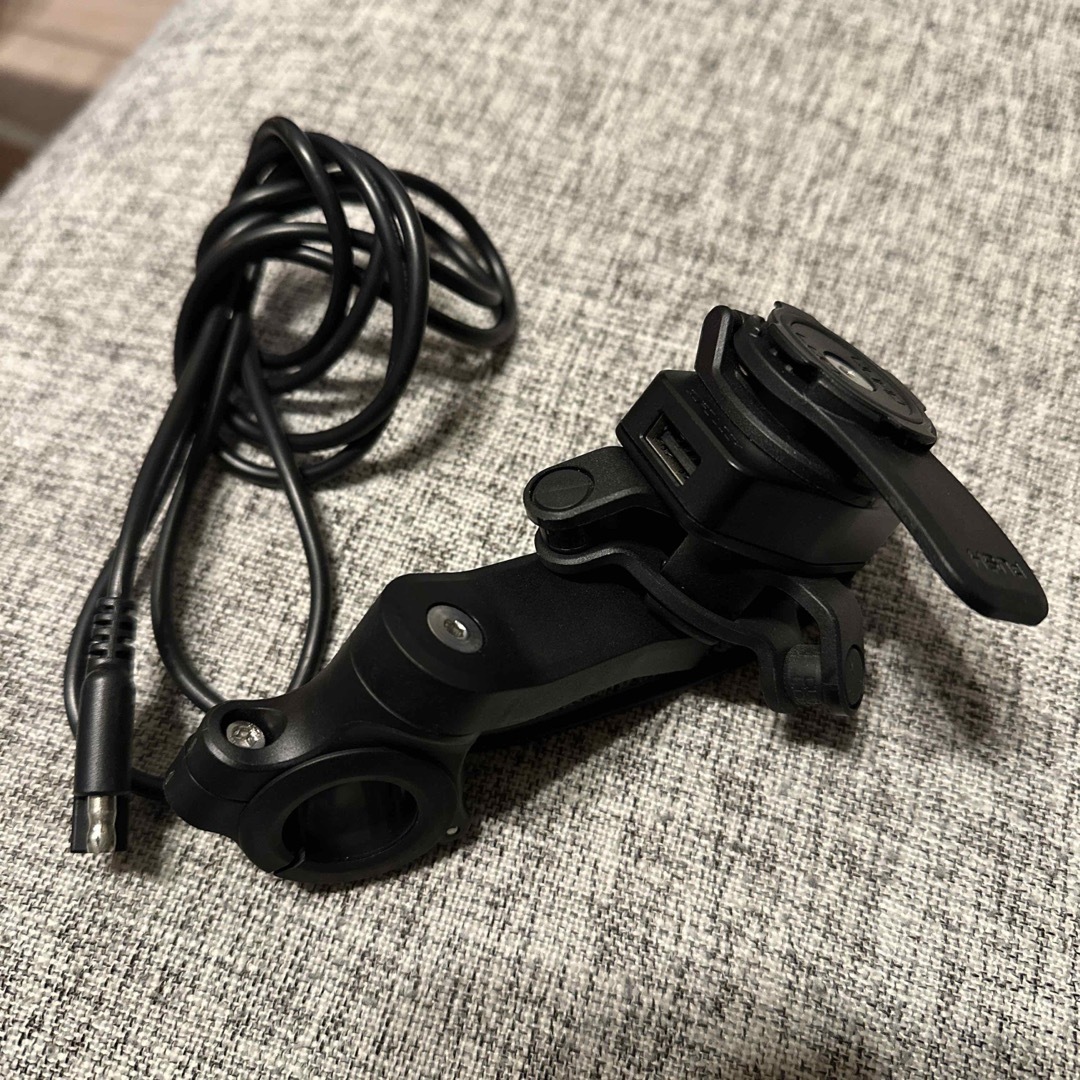 Quad Lock ハンドルバーマウント・ダンパー・USBポートセット バイク