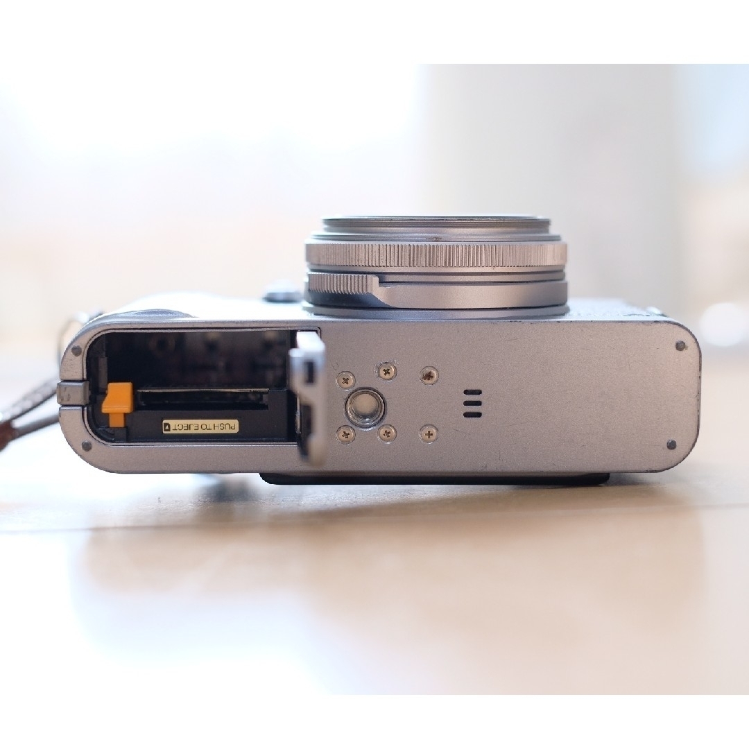 限界値下げ！動作品！FUJIFILM デジタルカメラ x100s オマケ付き