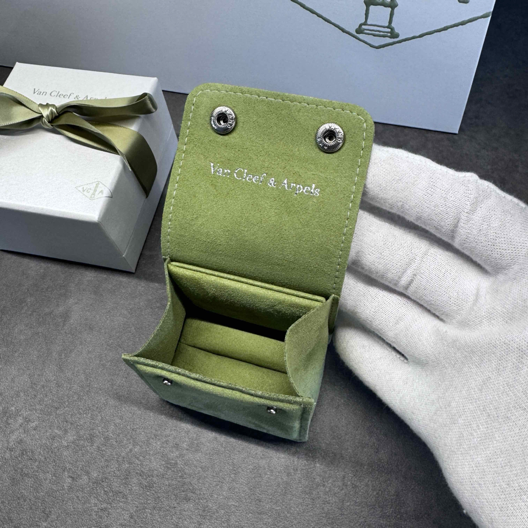 Van Cleef & Arpels】アクセサリーケース、箱、ショッパー Van Cleef