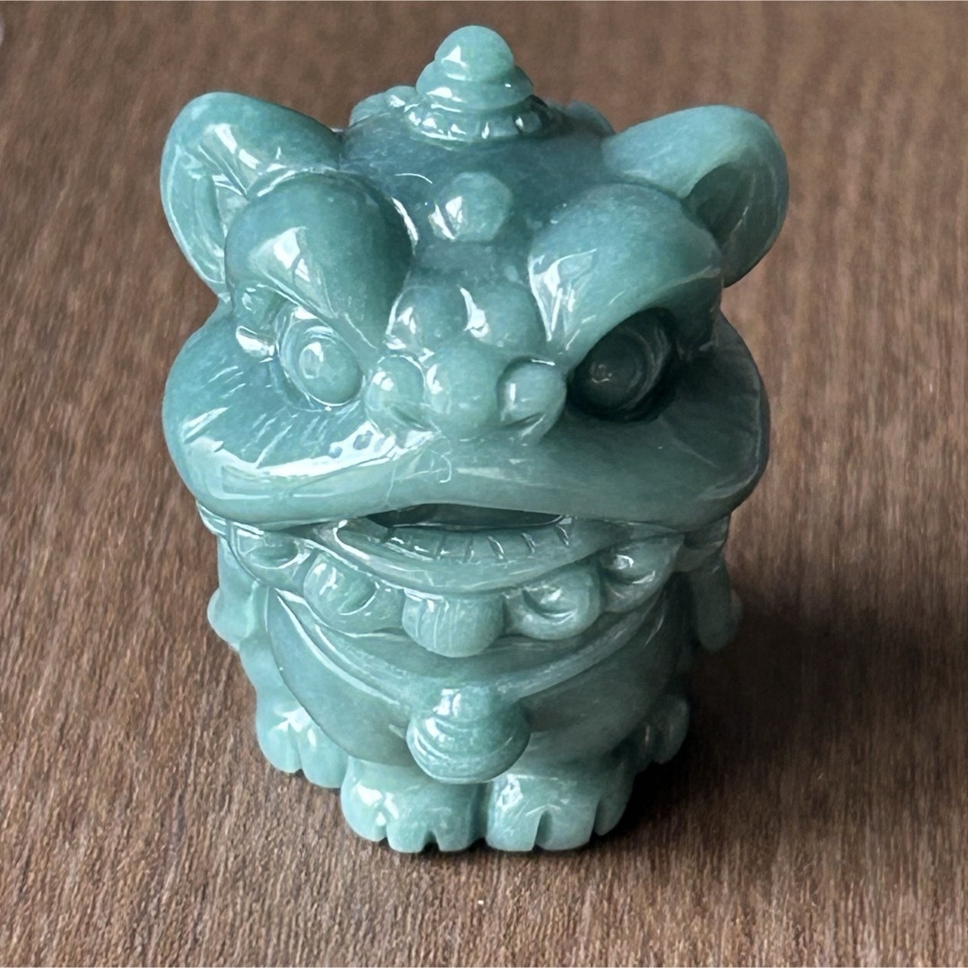 本翡翠置物 獅子 可愛い グァテマラ産 一点物 無含浸 無着色