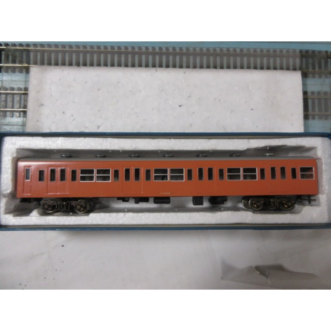 クハ103 (103系通勤型電車）中央線色 HOゲージ(金属製 / カツミ製）