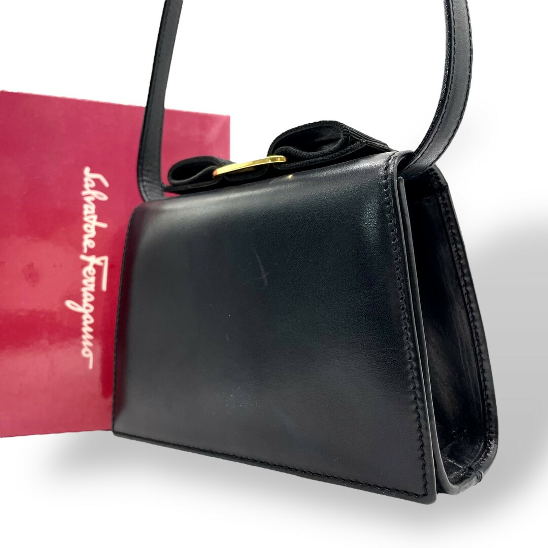 Ferragamo オンライン フェラガモ ヴァラ ハンドバッグ レザー