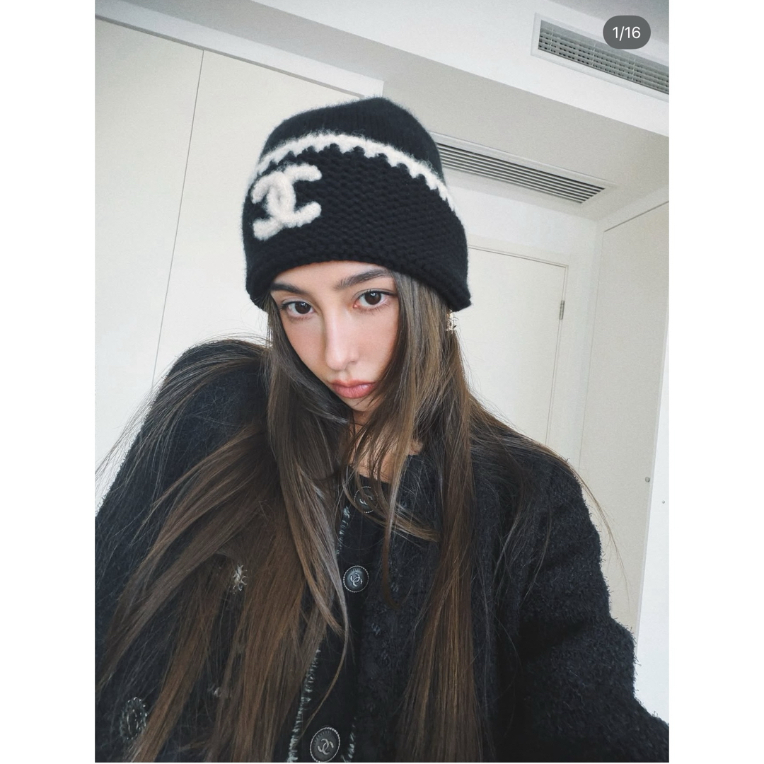 CHANEL - 値下げ！新品未使用 シャネル ニット帽 黒白 CCマーク 超希少