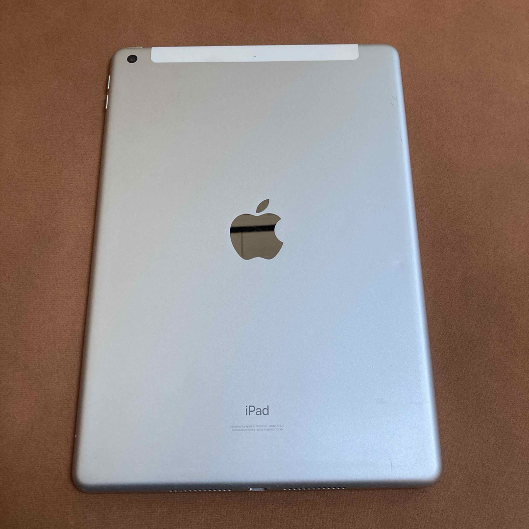 3658【早い者勝ち】iPad8 第8世代 32GB SIMフリー☆ A iPad 8 第