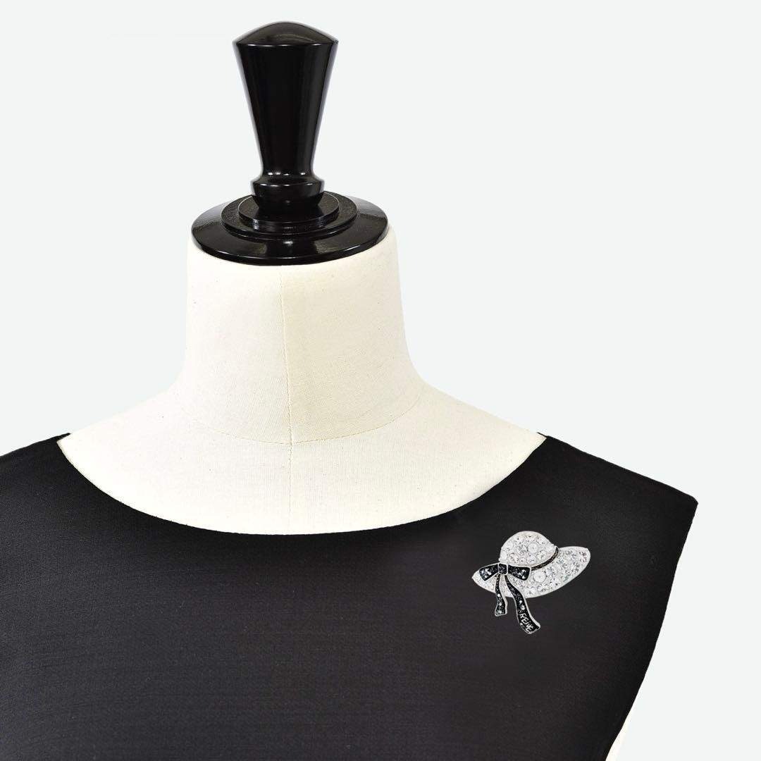 定価4万 Rene 現行品 ハットブローチ スワロフスキー キラキラ 定価4万