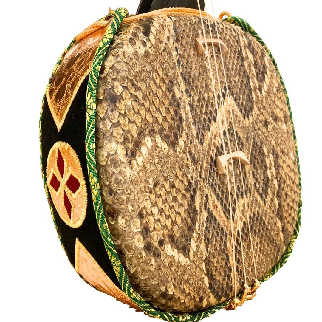 未使用 三線 沖縄 本革 沖縄伝統 本三味線 蛇皮 本皮 箱付きの通販はau