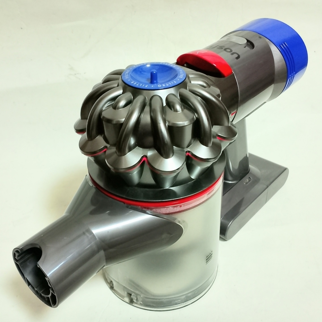 Dyson - Dyson V8 fluffy extra サイクロンクリーナーの通販 by