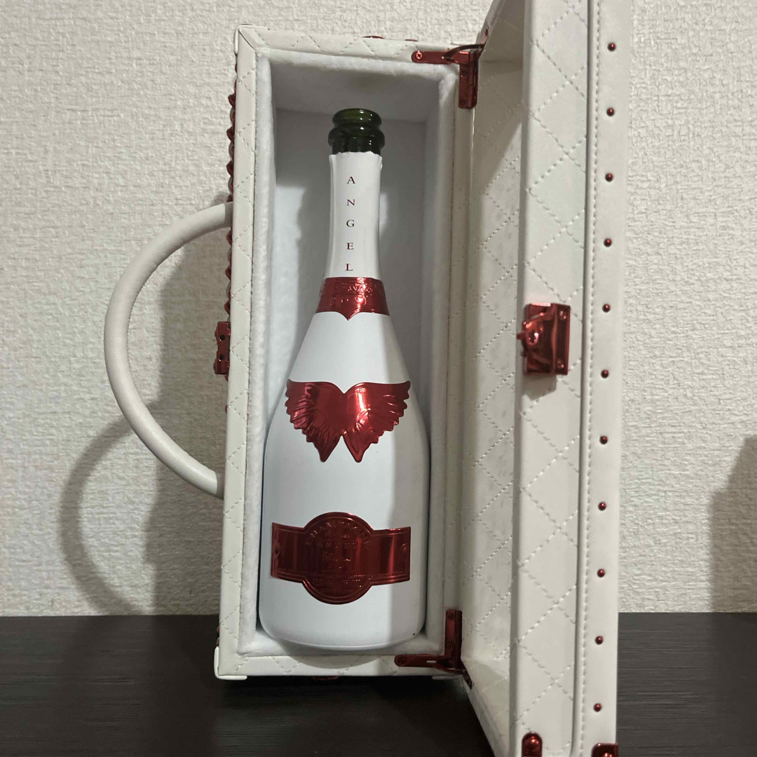 エンジェルシャンパン - クリスマスANGEL空き瓶とケースの通販 by