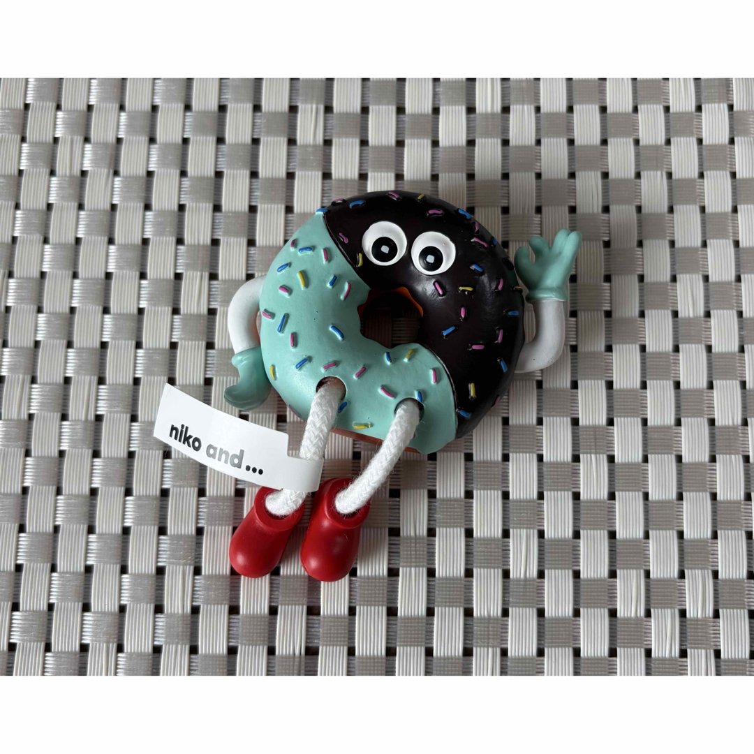 niko and - ◇新品◇ 【FLAVORS】 コラボ お座りオブジェ ドーナツ