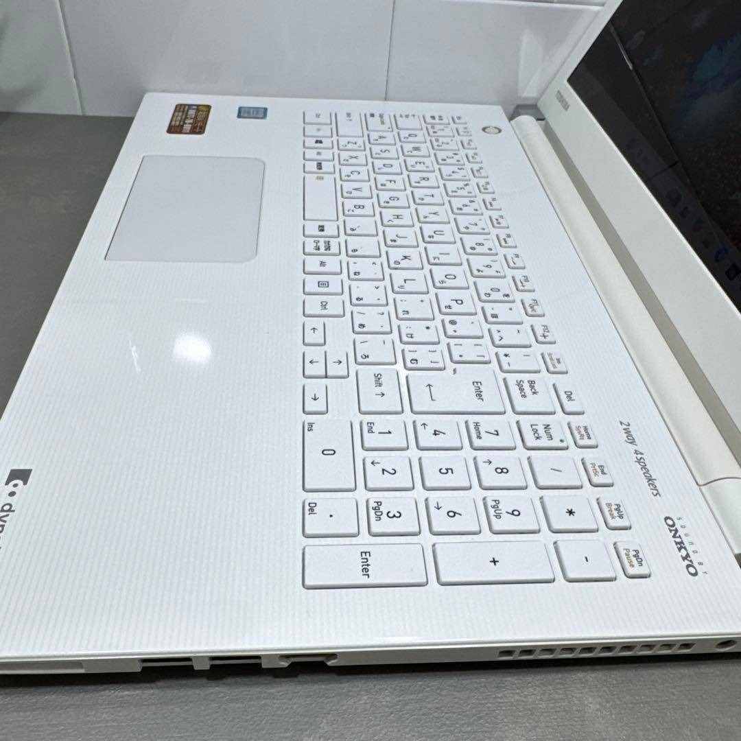 高性能】東芝ダイナブックリュクスホワイト☘8世代i7☘新品SSD512GB
