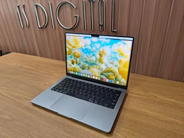 Apple MacBook Pro 14Poleg | M1 Max | 64 GB RAM | SSD 2 TB | Touch