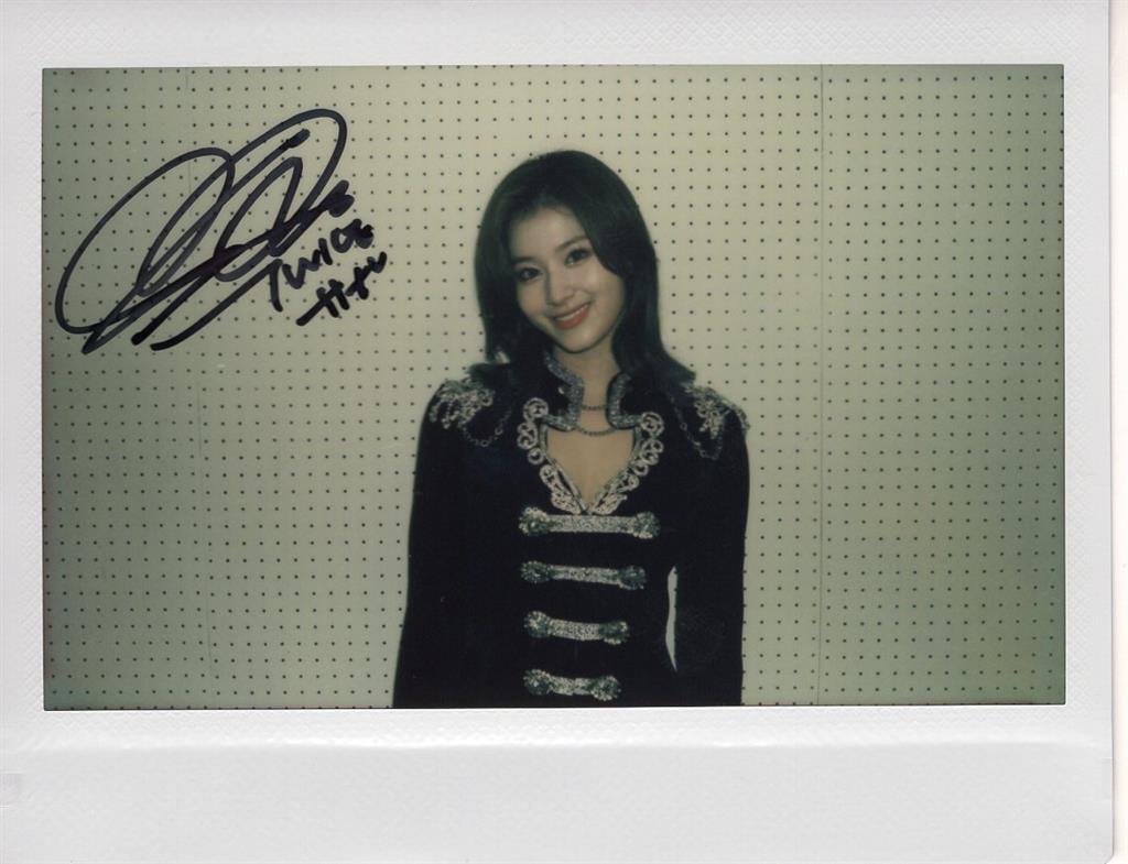 TWICE チェヨン 直筆 サイン入りポスター風写真 TWICE チェヨン 直筆