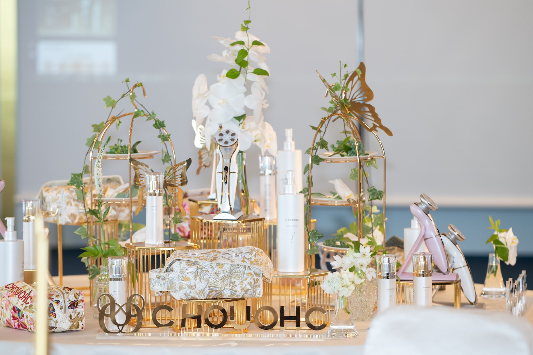 プレゼント付き〉40代の新美容習慣は朝の5分だけ！ 最新美顔器ブランド