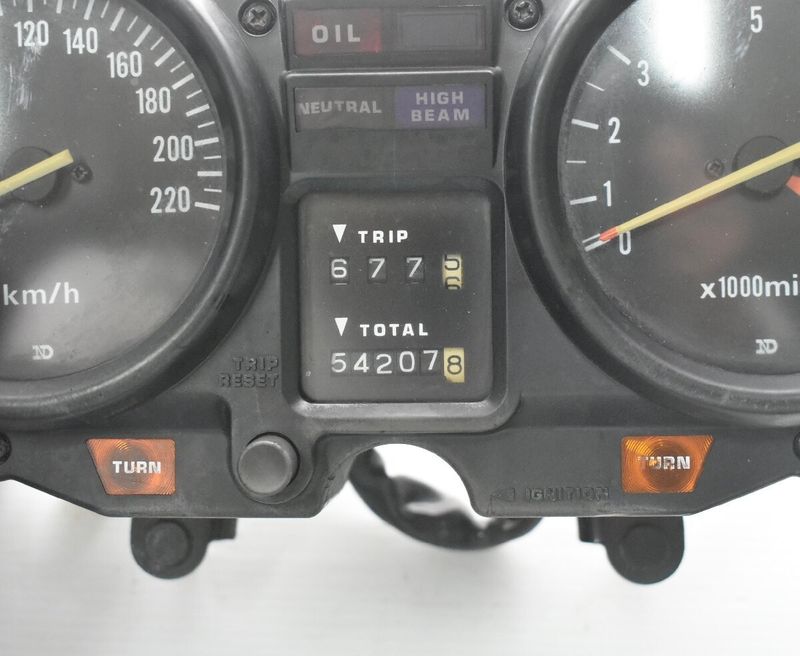 CB750F純正メーター、ジャンク、は部品取り