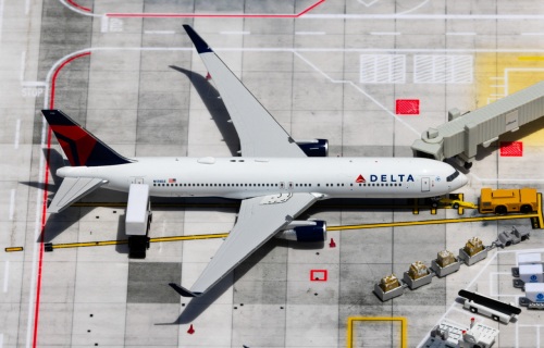 1/400 Phoenix ANA 鬼滅の刃ジェット 壱号機B767-300 Phoenix 【1/400】