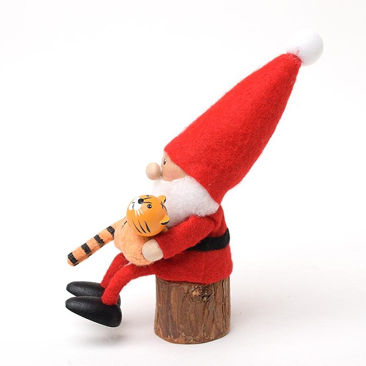 ノルディカニッセ トラを抱えたサンタ (ノルディカニッセ トラヲカ