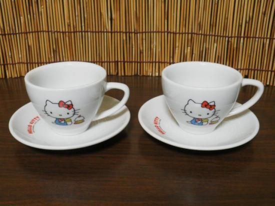 ハローキティ カップ＆ソーサー 2客セット - 「宝の森」昭和レトロ