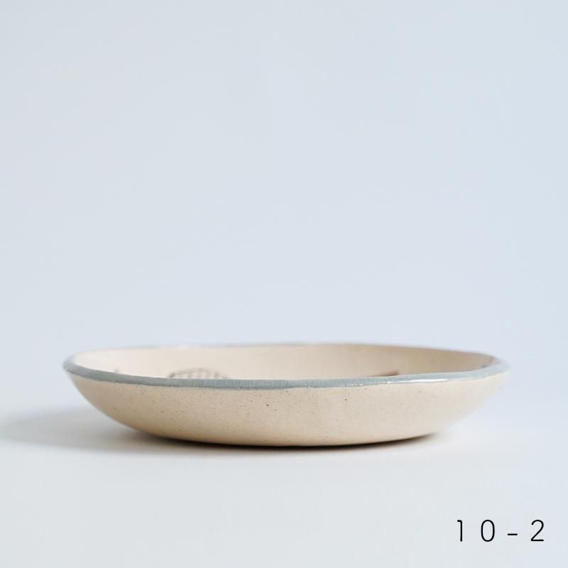 平皿/キムホノ（金憲鎬）