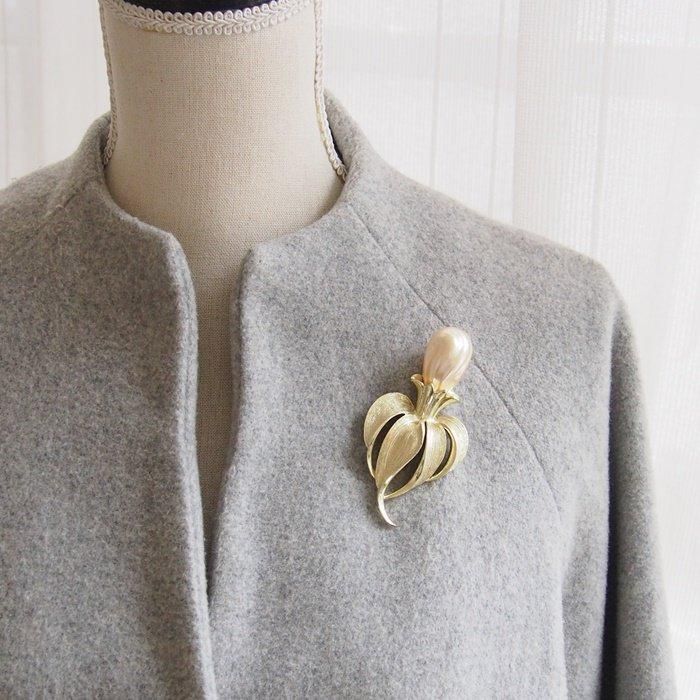 1960年代アメリカ製サラコベントリーブローチ存在感あるデザイン