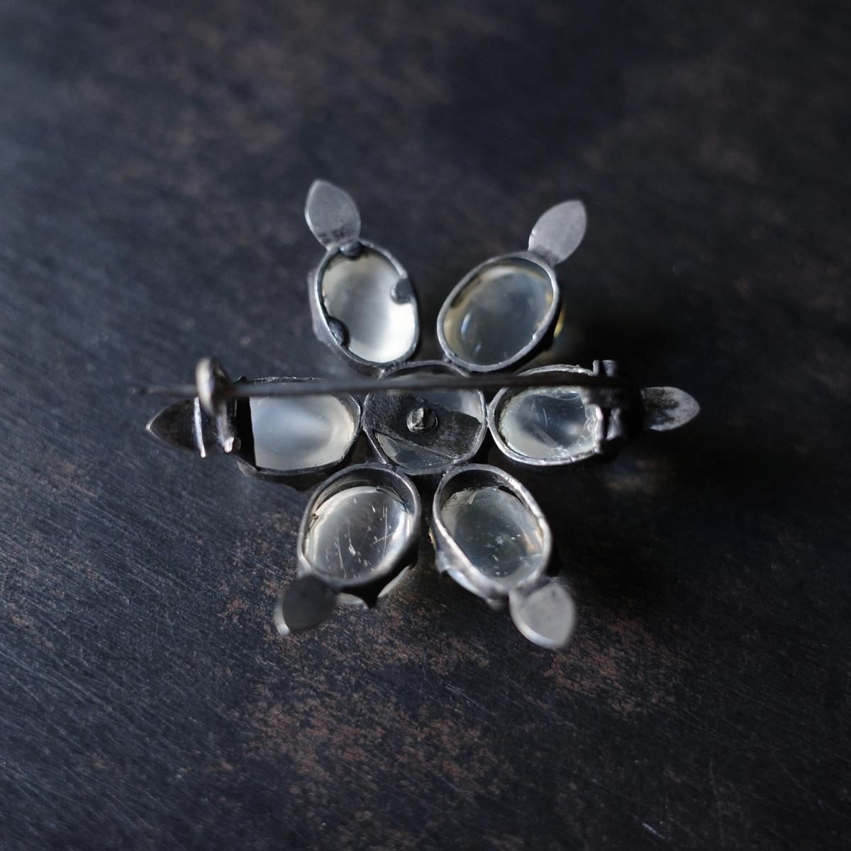 シルバー ムーンストーン フラワー ブローチ（Victorian - Early 20th