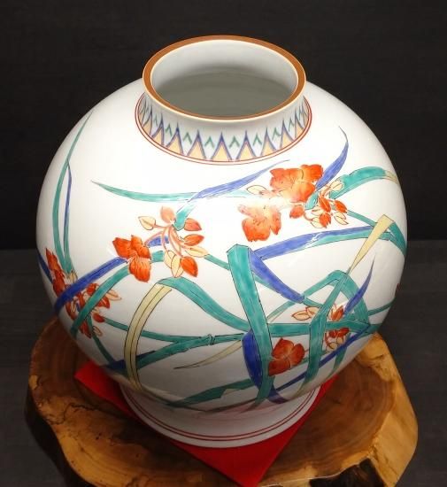 国家重要無形文化財指定十三代柿右衛門作 濁手露草文花瓶 - 有田焼 八