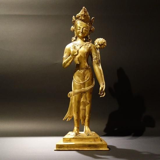 仏像 観音様 真鍮製 観音菩薩 金属 工芸 木製台座 【公式通販】