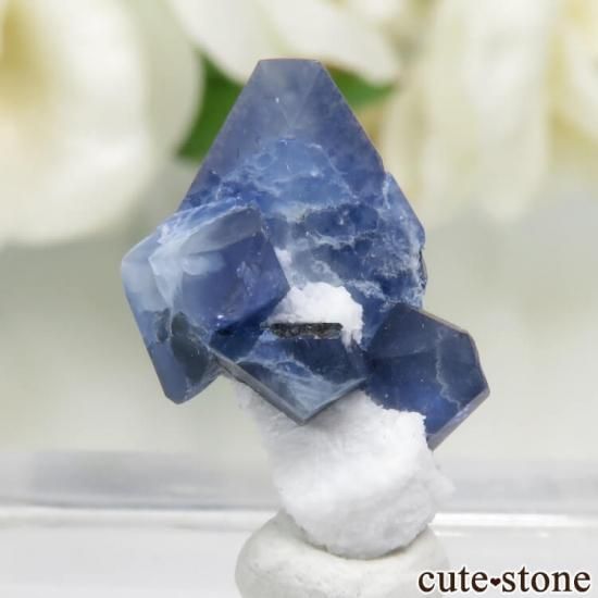 アメリカ/サンベニト産】ベニトアイト原石 最 安値 で