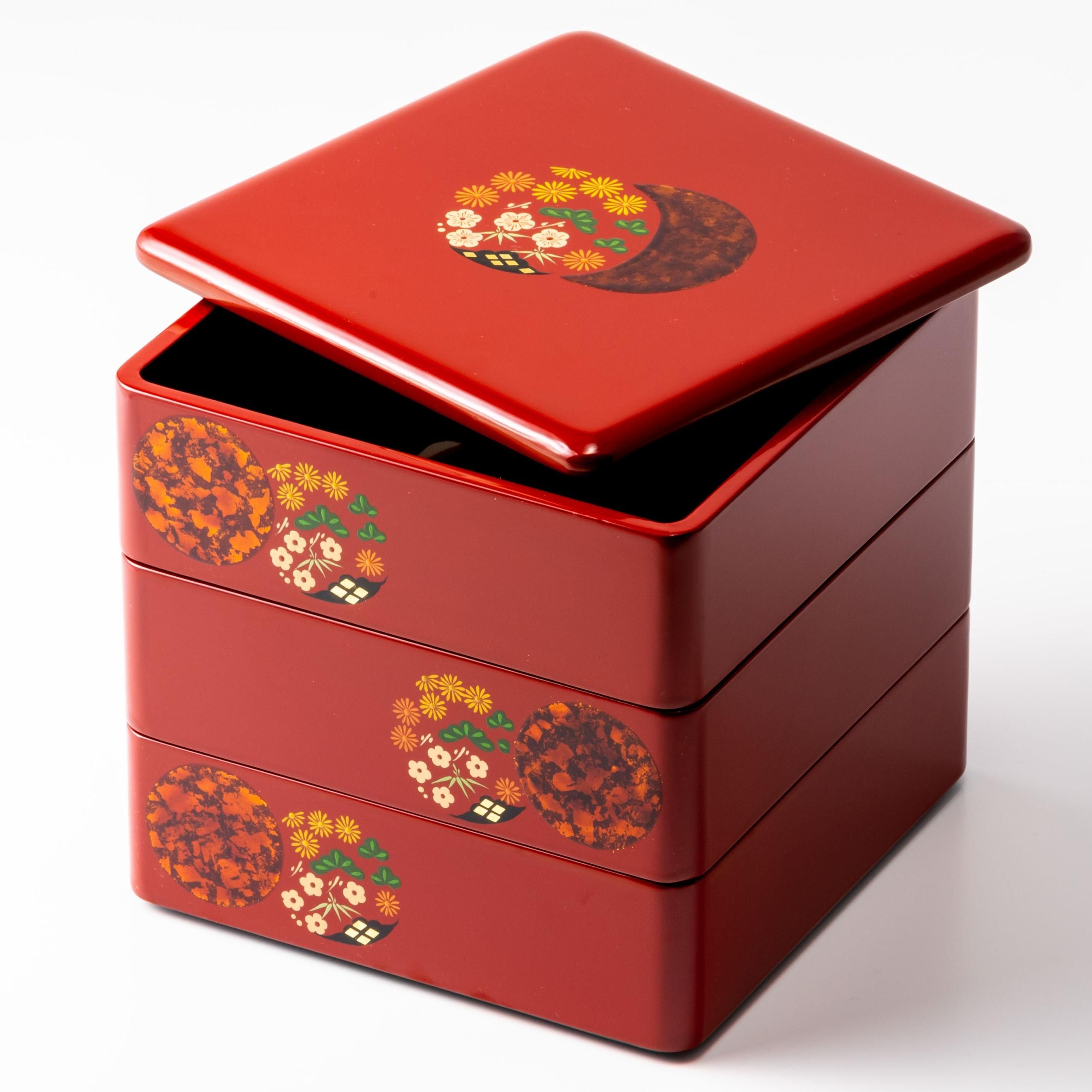 お値下げ❣️】赤い漆器のお重箱❣️3層 扇子と花の模様 和風 お正月