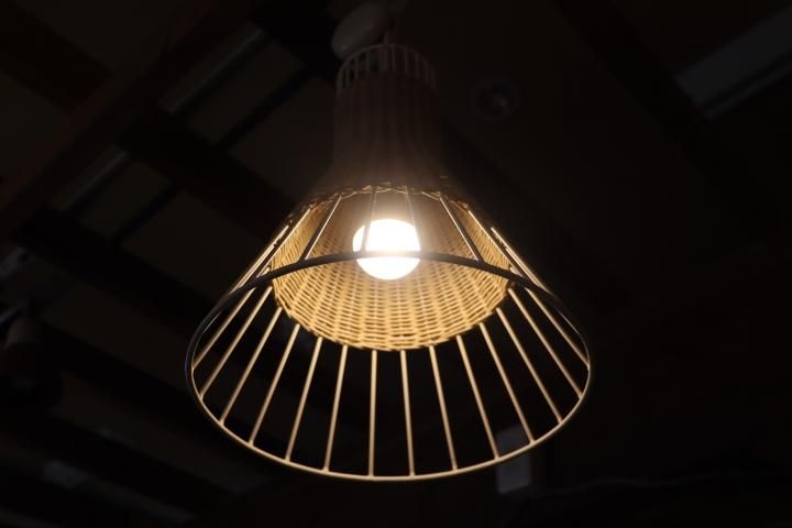 IDEE(イデー) LILIUM LAMP S(リリウムランプS)です。/ラタンと細い