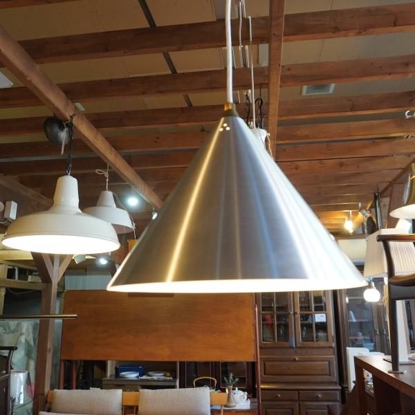 IDEE(イデー) BERG LAMP (ベルイランプ)です。スウェーデン語で「山脈