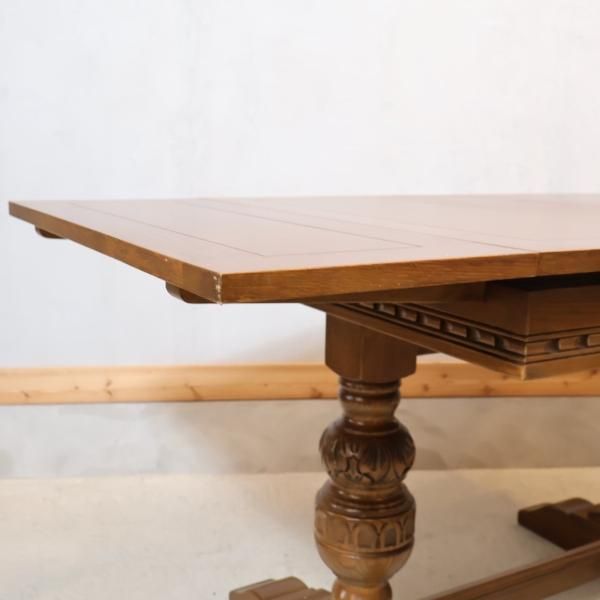 イギリス家具メーカーOld Charm(オールドチャーム)のオーク材ドロー