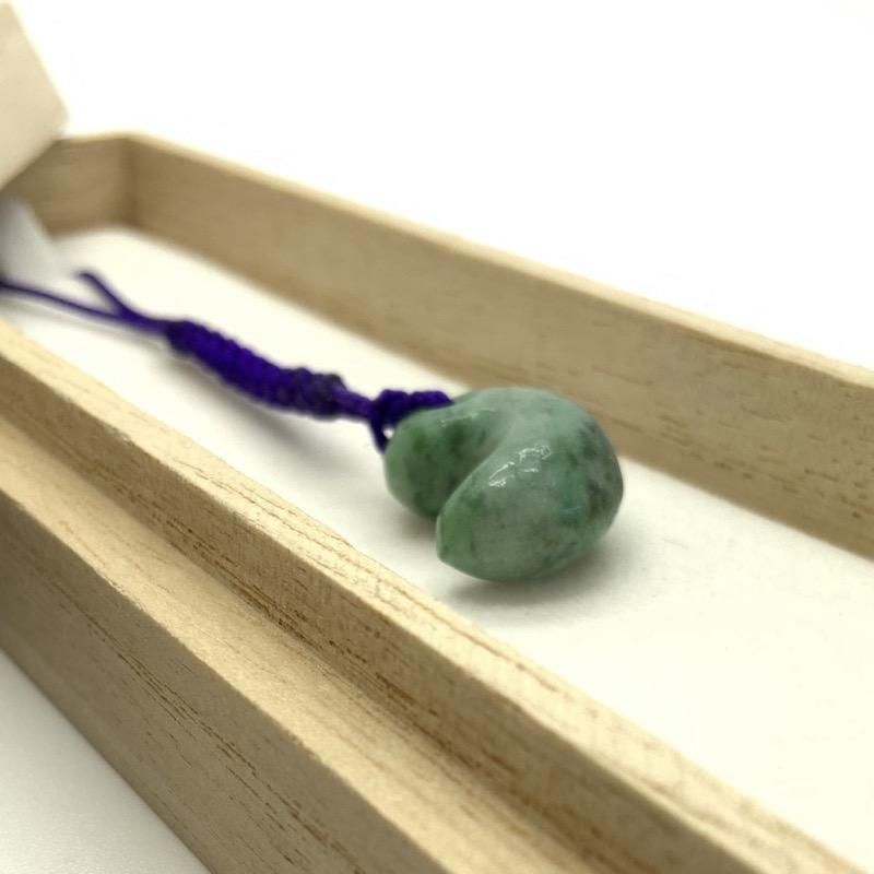 糸魚川翡翠 勾玉 巴型 】 国産 天然石 ひすい ヒスイ Jade カワセミ