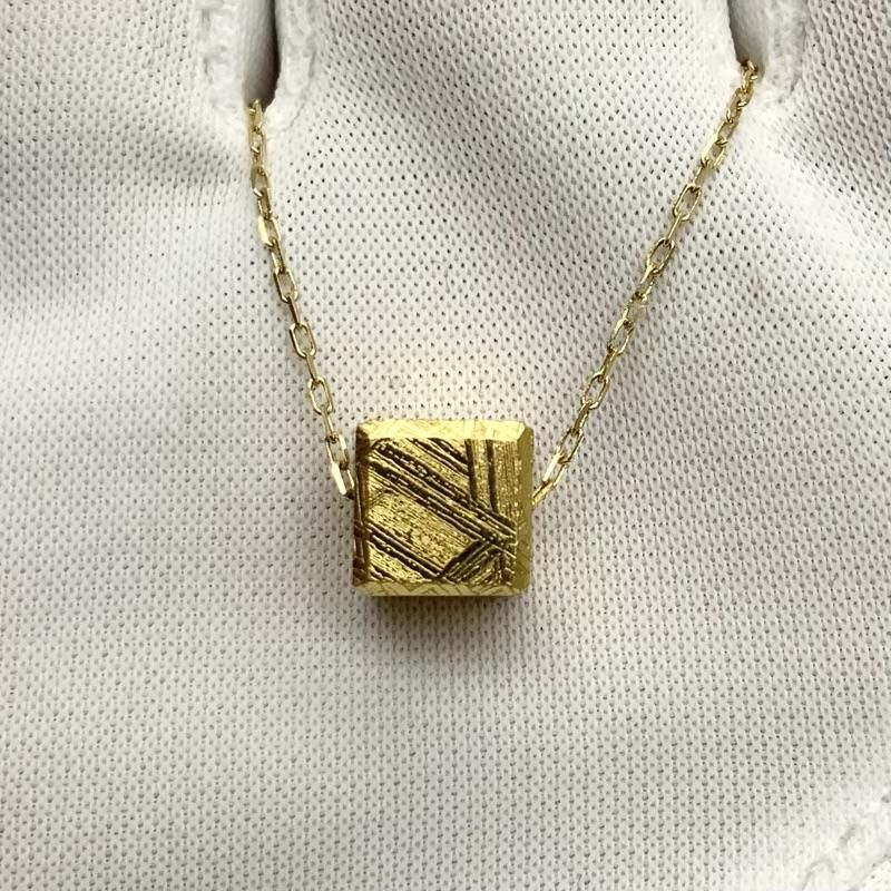 ギベオン 6mm立方体 ペンダント K18チェーン 】 鉄隕石 メテオライト